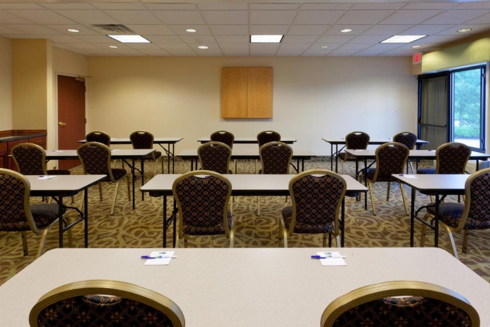 Holiday Inn Express Hotel & Suites-North East Image 13