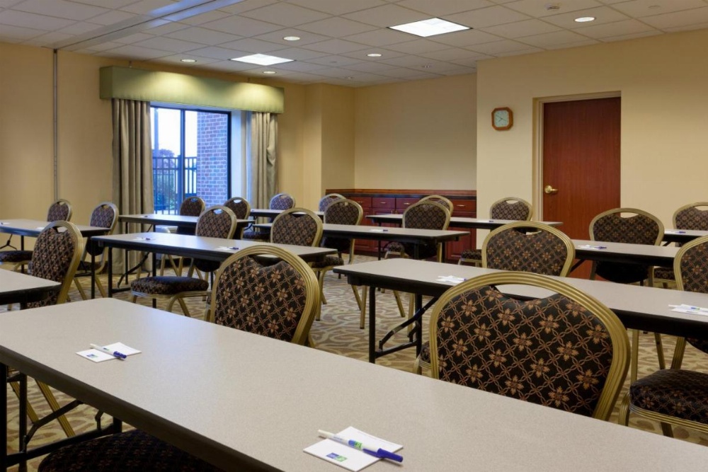 Holiday Inn Express Hotel & Suites-North East Image 15