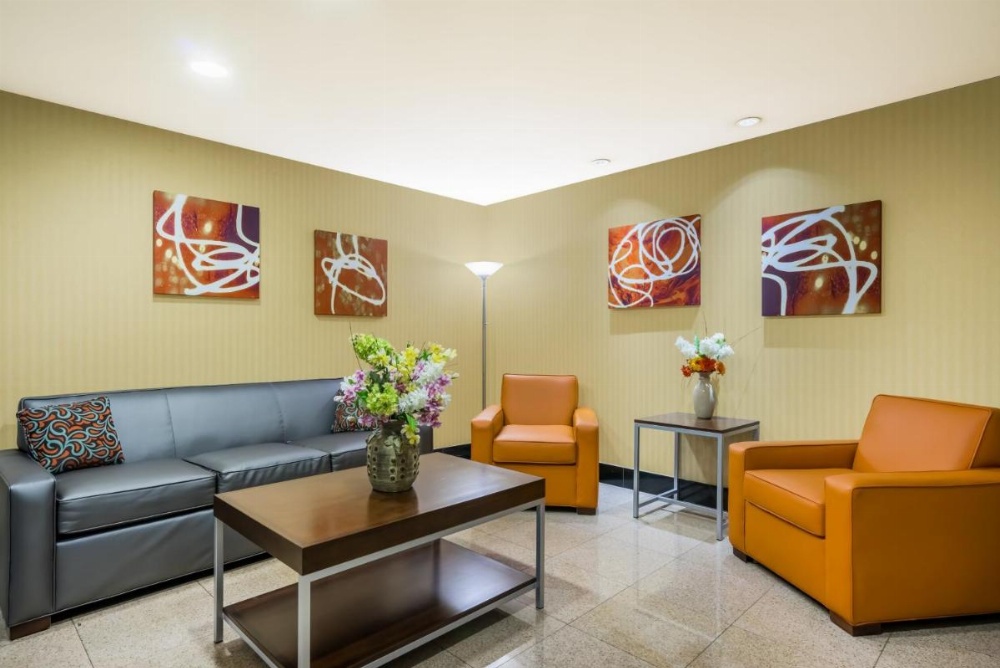 Holiday Inn Express Hotel & Suites-North East Image 6